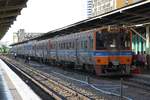 EXP 76 von Nong Khai mit dem NKF 1219 als erstes Fahrzeug ist am 22.Juni 2019 in der Hua Lamphong Station angekommen.