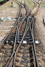 Doppelkreuzungsweiche in der Hua Lamphong Station am 10.Dezember 2023.