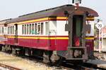 บทพ. 4 (บทพ. =BVS./Bogie Van & Second Class) am 22.Februar 2026 als letztes Fahrzeug ORD 211 (Hua Lamphong - Taphan Hin) am 26.März 2025 in der Ayutthaya Station.