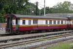 บสพ. 41 (บสพ. =BTV./Bogie Third Class & Van) am 28.Mai 2025 als letztes Fahrzeug des ausfahrenden Parcels Train 985 (Hua Lamphong - Su-Ngai Kolok) in der Bang Sue Junction.