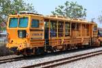 SRT บสน.7, eine Gleisstabilisiermaschinen (Plasser & Theurer, Type DGS 62 N) am 19.April 2026 in der Chachoengsao Junction.
