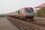 QSY 5204 (Co'Co', de, CRRC Qishuyan, Bj.2021) f�hrt am 20.April 2026 mit dem RAP 135 (Krung Thep Aphiwat - Ubon Ratchathani) in die Chiang Rak Station ein.