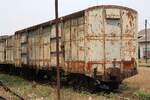 บ.ต.ญ.23 (บ.ต.ญ.=B.C.G./Bogie Covered Goods Wagon, Baujahr 1943) am 22.März 2025 in der Den Chai Station.