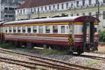 บชส. 1144 (บชส. =BTC./Bogie Third Class Carriage) am 01.März 2026 in der Abstellgruppe der Hua Lamphong Station. - Die Wagen บชส. 1133 - 1155 wurden 1972-1973 im Makkasan Workshop gebaut.
