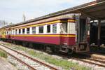 บชส. 505 (บชส. =BTC./Bogie Third Class Carriage, 2010 umgebaut aus BNS. 17-25, Baume et Marpent - Belgien, Baujahr 1954) am 30.Mai 2026 in der Hua Lamphong Station.