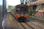 THN 1135 am 03.Juni 2026 beim Einfahrtsignal der Hua Lamphong Station.