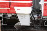Die Anschrift am SRT APD. 701 (ex JR East KIHA 40-521) d�rfte nicht ganz stimmen. - Da die KIHA 40 zwei F�hrerst�nde und 68 Sitze, die KIHA 48 nur einen F�hrerstand aber 82 Sitze haben, darf das Leergewicht angezweifelt werden. Wozu der Umrechnungsfaktor dienen soll entzieht sich meiner Kenntnis. - Bild vom 03.Juni 2026 in der Hua Lamphong Station.