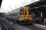 APD.20 2521 als erstes Fahrzeug des SP EXP DRC 9 (Bangkok - Chiang Mai) am 22.März 2014 in der Hua Lamphong Station.