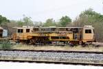 SRT อน.11 (อน.=TM./Tamping Machine) eine Gleisstopfmaschine (Hersteller: Plasser & Theurer, Type 09-16 CAT, Baujahr: 1999, Fab.Nr.: 2.903) am 18.April 2026 in der Lam Narai