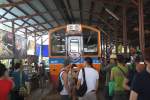 Ungeachtet des schlechten Streckenzustandes erfreud sich die Mae Khlong Line, und hier hauptsächlich der Bahnhof Mae Khlong mit seinem direkt anschliessenden Markt grosser touristischer
