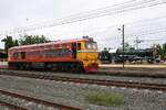 ALS 4106 (Co'Co', de, Alsthom, Bj.1974) fährt am 31.Mai 2025 in der Sila At Station an den RAP 112 (Den Chai - Krung Thep Aphiwat).