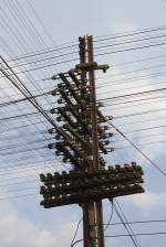 Transparente Fernmeldetechnik im Bf. Ratchasima. Bild vom 17.Mai 2012.