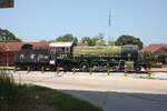 Zwischen der neuen und der alten Hua Hin Station hat die 305 (1'D1'-h3, Baldwin - USA, Bauj.