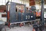 Sung Noen Line Nr. 33 (Bt-n2, 600mm, Kyosan Kogyo - Fukushima/Japan, Bauj. 1949, Fabr.Nr. 6072) ist in sehr gutem Zustand in der  Thailand Railway Hall of Fame , besser bekannt als  Rail Museum Bangkok , ausgestellt. Bild vom 19.Mrz 2011.