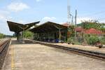 Haus- und Inselbahnsteig der Ton Samrong Station am 02.Juni 2026.
