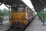 AHK 4229 (Co'Co', de, Henschel, Bj.1980, Fab.Nr. H-32466) am 30.Mai 2013 mit dem ORD 284 von Ban Plu Ta Luang nach Hua Lamphong im Bf. Chachoengsao Junction.