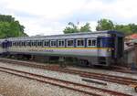 Zum Bauzugwagen umgebaut aber noch immer als กซข.ป. 110 (กซข.ป. = APD/AIR-CON. POWER DIESEL RAILCAR WITH DRIVINGCAB) angeschrieben steht der ehemalige Kiha 58 1137 (Bauj. 1963, Fuji/Japan) am 03.Juni 2026 in der Chachoengsao Junction.