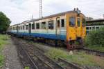 Der กซข.1017 (กซข. = BPD/Bogie Power Diesel Railcar With Driving Cab, Hitachi, Bauj. 1967) wird am 13.Juni 2011 im Depot Nakhon Ratchasima umgestellt.