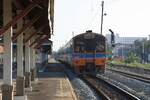 THN 1138 als letztes Fahrzeug des EXP 76 (Nong Khai - Krung Thep Aphiwat) am 01.Dezember 2025 in der Ayutthaya Station.