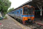 NKF 1258 als letztes Fahrzeug des LOC 407 (Nakhon Sawan - Chiang Mai) am 31.Mai 2025 in der Nakhon Lampang Station.