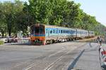 NKF 1245 als erstes Fahrzeug eines Leerpersonenzug am 02.März 2026 auf der EK mit der Thanon Si Ayutthaya.