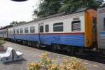 ATC 2102 (1A'2', Tokyu Car Corp., Bauj. 1985) eingereiht im Excursionstrain 911 nach Suan Son Pradiphat am 03.Juni 2012 im Bf. Nakhon Pathom.