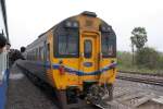 2544 berholt als SP EXP DRC 9 nach Chiang Mai am 26.Mrz 2010 im Bf.
