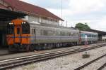 APD.60 2537 + 2532 als SP EXP DRC 40 (Surat Thani - Bangkok) am 18.Mai 2013 in der Chumphon Station.