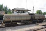 บ.ท.ค.449073 (บ.ท.ค. =B.O.T./Bogie Oil Tank Wagon) im Bf. Nakhon Lampang am 09.Jän.2010.
