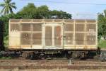 ต.ญ.150766 (ต.ญ.=C.G./Covered Goods Wagon) im Bf. Udon Thani am 09.Jun.2006. Interessant, daß 2006 noch die alte Bahnbezeichnung RSR angeschrieben ist. Die Umbezeichnung auf SRT erfolgte in den 1950ern.