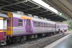 Der bei einem außergewöhnlichem Ereignis beim Verschub am 15.Mai 2018 in Bangkok Hua Lamphong entgleiste บชท.ป. 204 (บชท.ป. =ASC./Air-Conditioned Second Class Carriage).