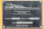 Fabrikschild der SRT Schotterkehr- und Planiermaschine กน.11 (กน.=BR./Ballast Regulator). - Bild vom 18.April 2026 in der Lam Narai Station.