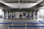 Schalter-, oder besser Automatenhalle in der Khlong Bang Phai Station (PP01). Bild vom 25.März 2017.