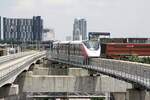 MRT PM39 (Hersteller: Bombardier Transportation + CRRC Nanjing Puzhen, Type Innovia Monorail 300) f�hrt am 31.Mai 2026 in die Muang Thon Thani Station (PK10) ein.