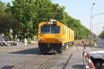 SRT Oberbaumesswagen ตท.2 (Hersteller: Plasser & Theurer, Type EM 120 N, Baujahr: 2012, Masch.Nr. 178) am 02.März 2026 auf der EK mit der Thanon Si Ayutthaya.