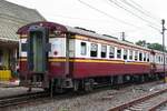 บชส. 1119 (บชส. =BTC./Bogie Third Class Carriage) eingereiht im  RAP 112 (Den Chai - Krung Thep Aphiwat) am 31.Mai 2025 in der Sila At Station.