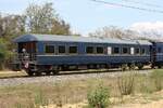 บจพ.ป.2 (บจพ.ป.=ARS./Air-Conditioned Reserved Saloon, Kinki Sharyo - Japan, Baujahr 1969) am 26.Februar 2026 als letztes Fahrzeug des  The Blue Jasmine  Special Privat 952 (Chiang Mai - Sila At) kurz vor der Den Chai Station beim Strecken-Km 535,2 der Northern Line.