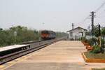 LOC 439 (Kaeng Khoi - Bua Yai) mit dem พซข.42 (พซข.
