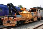 SRT Oberbauwagen รบน.044 (Hersteller: Plasser & Theurer/Spanien, TG 80-M, Baujahr: 2014, Fab.Nr.: 6267) am 19.April 2026 in der Si Racha Junction.