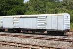 บ.ต.ญ.30225 (บ.ต.ญ.=B.C.G./Bogie Covered Goods Wagon) am 26.November 2025 in der Kanchanaburi Station.