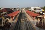 Im Rahmen des 2 gleisigen Ausbau der Southern Line wurde auch die Chumphon Station komplett neu gestaltet. - Im Bild vom Morgen des 17.April 2026 die Ansicht vom Fu�g�nger�bergang in Richtung Hat Yai.