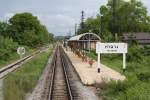 Blick vom letzten Wagen des ORD 446 auf den Bf. Tha Shang, Blickrichtung Ban Thung Pho Junction, am 17.Mai 2013. 

