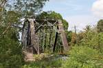 Die im Strecken-Km 653,4 gelegene 140m lange Klong Yan Bridge ist der gr��te Kunstbau der, am 13.04.1956 er�ffneten, 31Km langen Strecke von Ban Thung Pho Junction nach Khiri Ratthanikhom. - Bild vom 18.M�rz 2026. 