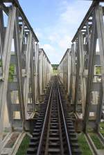 Im Strecken-Km 672,9 liegt diese 3-teilige 150m lange Brcke ber den Khlong Chawang.