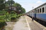 Bahnsteig des Bf. Ban Phru Kra Chaeng in Richtung Thung Song Jn. gesehen am 24.August 2011.