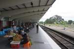 Hausbahnsteig des Bf. Nakhon Si Thammarat am 27.Oktober 2010.