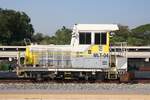 Am 10.Dezember 2023 waren in der Nong Pladuk Junction einige, für den 2 gleisigen Ausbau der Southern Line benötigte Bahndienstfahrzeuge zu sehen, so auch dieser Schwerkleinwagen der Type
