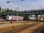 Ein Vorortzug fhrt unter der Brcke ber die Gleisanlagen des Bahnhof Haydarpasha.