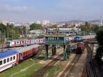 Die Einfahrt zum Bahnhof Haydarpasha, hier mit einem modernen Vorortzug.