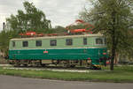 Ist heute als Denkmal ausgestellt, eine Lok der Baureihe  123, hier vor dem BW Usti nad Labem.
